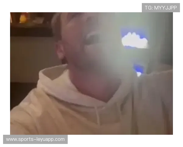 凯恩冰浴视频爆红!魔性德国腔遭吐槽:这口音不像英国人 凯恩冰浴视频爆红!魔性德国腔遭吐槽:这口音不像英国人